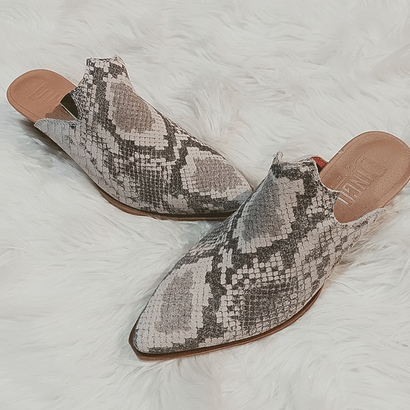 dingo Shoes - Dingo Knockout Natural Gray Snakeskin Suede Leather Slip On Snip Point Toe Mules